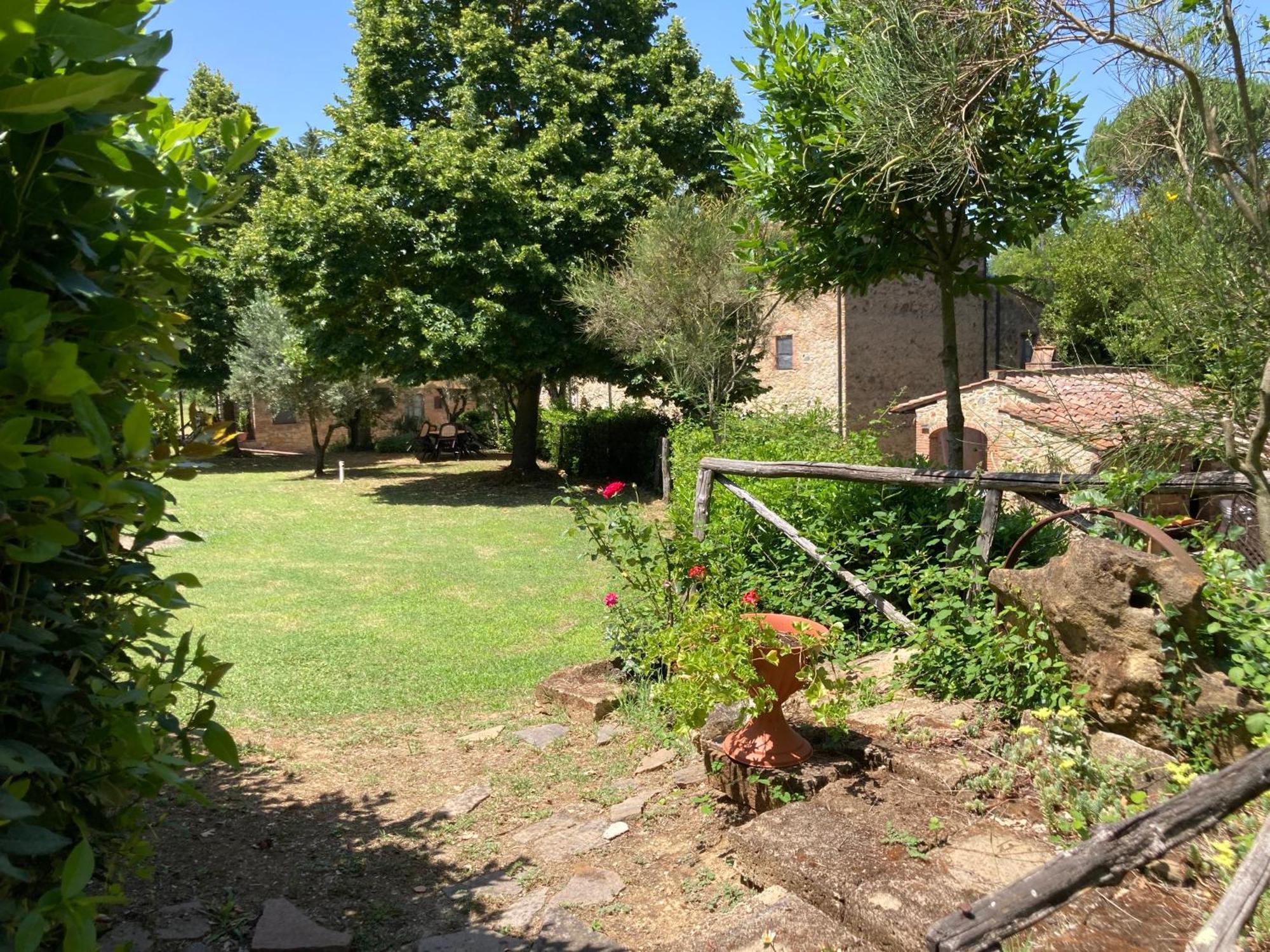 Agriturismo Le Colline Montescudaio Luaran gambar